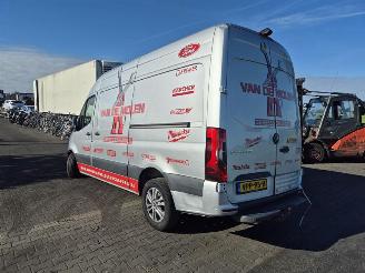 Mercedes Sprinter 319 CDi picture 2