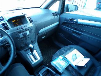Opel Zafira 2.2 Cosmo picture 6