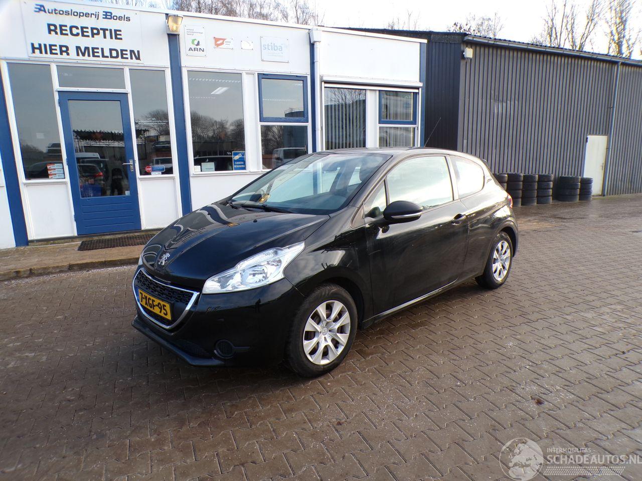 Peugeot 208 1.0VTI 16v