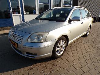 Schadeauto Toyota Avensis  2003/4