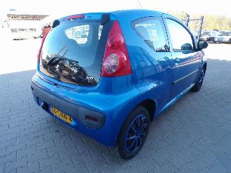 Peugeot 107 1.0-12V Urban Move picture 4