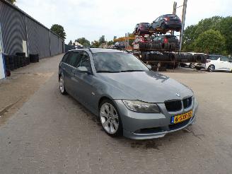BMW 3-serie 318i Touring picture 2