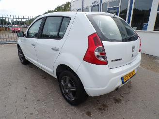 Dacia Sandero Laurtate 1.2-16v picture 3