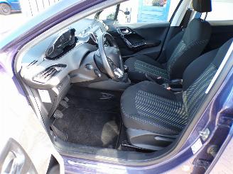 Peugeot 208  picture 5