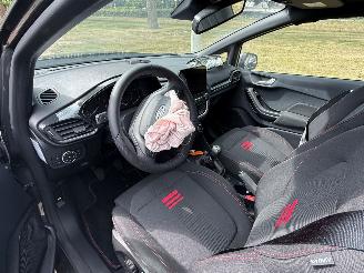 Ford Fiesta benzine én een elektriciteit-motor  999 cc. picture 11