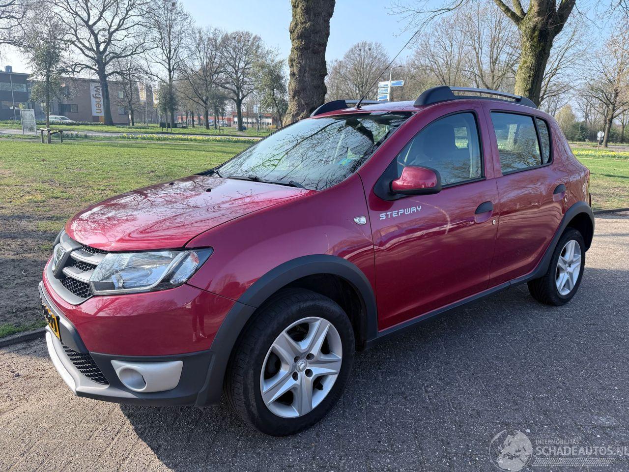 Dacia Sandero 66 kW (90 PK)  898 cc.