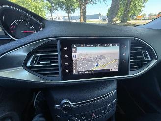 Peugeot 308 81 kW (110 PK)  1199 cc. picture 17