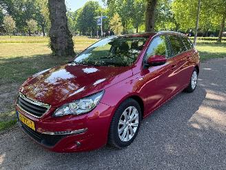 Unfallwagen Peugeot 308 81 kW (110 PK)  1199 cc. 2016/5