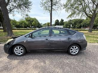 Toyota Prius 1497 cc picture 2