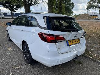 Opel Astra SPORTS TOURER+ picture 3