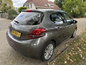 Peugeot 208  picture 5
