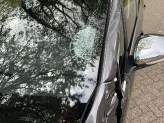 Peugeot 208  picture 10