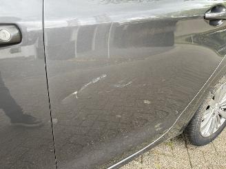 Peugeot 208  picture 12