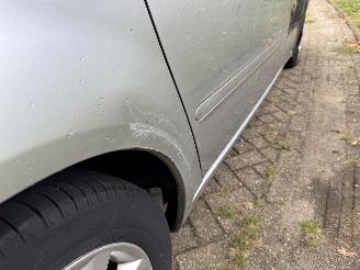 Toyota Avensis-verso  picture 12