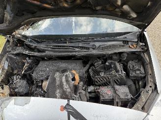 Toyota Avensis-verso  picture 21
