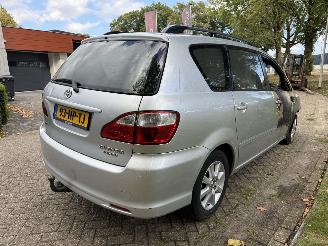 Toyota Avensis-verso  picture 5
