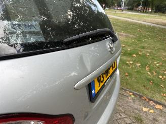 Toyota Avensis-verso  picture 11