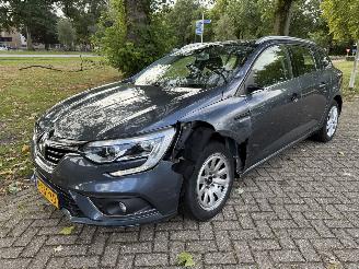 krockskadad bil auto Renault Mégane  2018/1