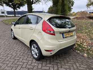 Ford Fiesta  picture 3