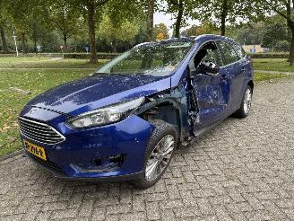 krockskadad bil auto Ford Focus  2016/1