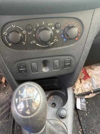 Dacia Logan  picture 19