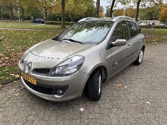 Damaged car Renault Clio  2008/1