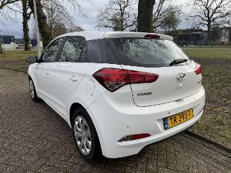 Hyundai I-20  picture 3