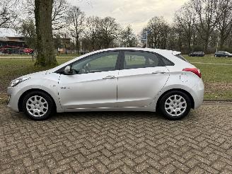 Hyundai I-30  picture 2