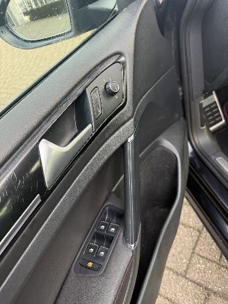 Volkswagen Golf  picture 21