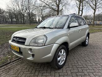 uszkodzony samochody osobowe Hyundai Tucson  2005/1