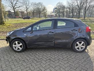 Kia Rio  picture 2