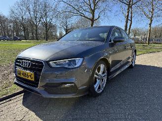 Schadeauto Audi A3 LIMOUSINE 2015/1