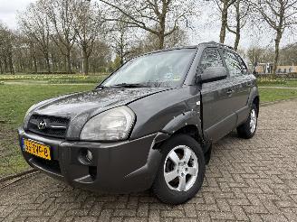 uszkodzony samochody osobowe Hyundai Tucson  2007/1