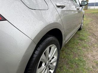 Volkswagen Golf  picture 11