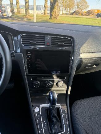 Volkswagen e-Golf  picture 18