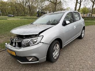 uszkodzony samochody osobowe Dacia Sandero  2019/1