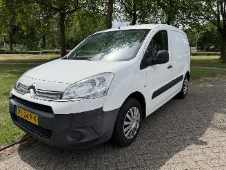 Damaged car Citroën Berlingo 1.6 hdi 2014/1