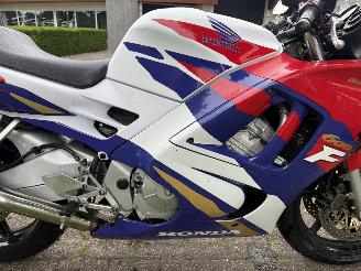 Honda CBR 600 F picture 14