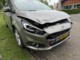 Ford S-Max  picture 11