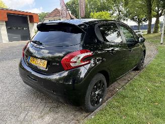 Peugeot 208  picture 5