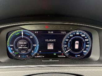 Volkswagen e-Golf  picture 19