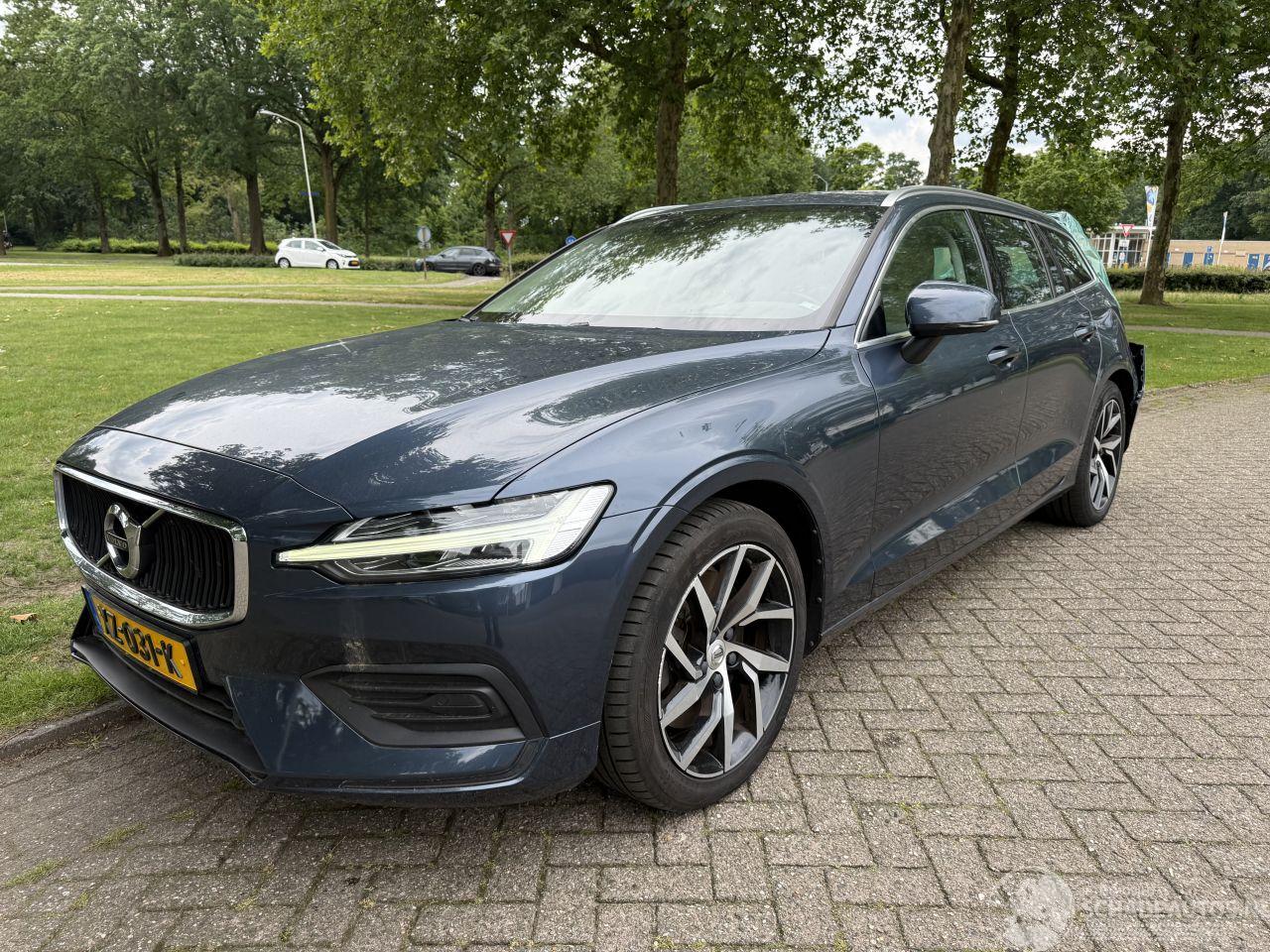 Volvo V-60 