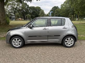 Suzuki Swift  picture 2
