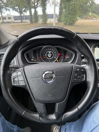 Volvo V-40  picture 11