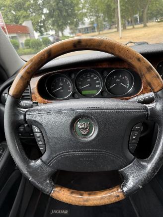 Jaguar XJ  picture 18