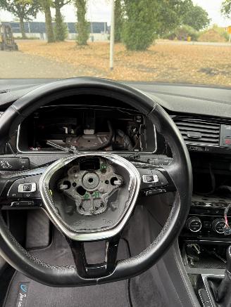 Volkswagen Golf  picture 12