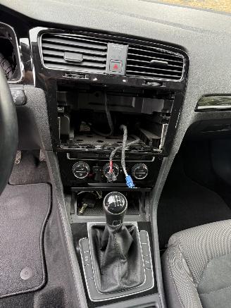 Volkswagen Golf  picture 11
