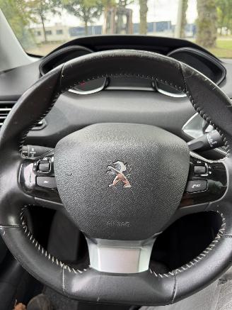Peugeot 308  picture 17