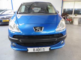 Peugeot 1007 1.6 16v AUTOMAAT picture 2