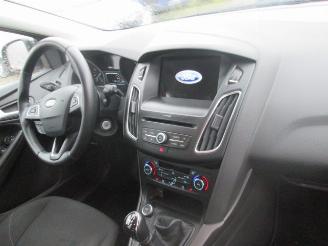 Ford Focus 1,0 TREND 5 Drs HB picture 21